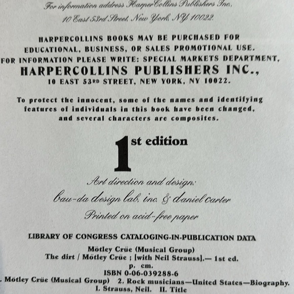 Motley Crue Confessions Book - Picture 4 of 6